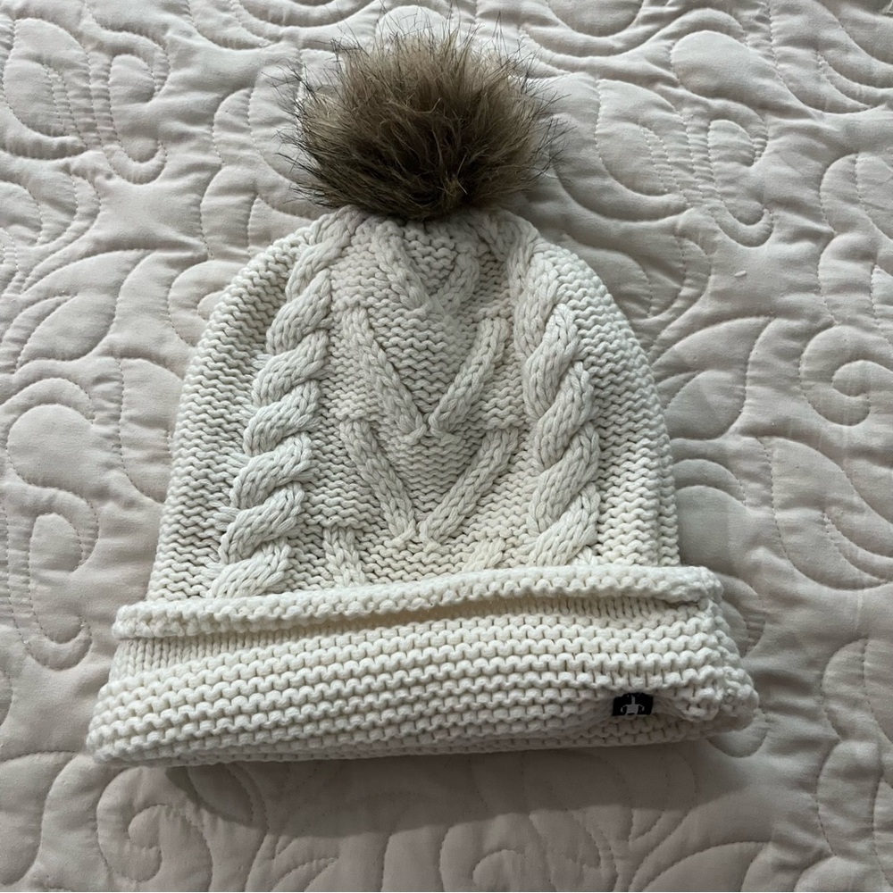 Smartwool White Knit Beanie with Brown Pom-Pom